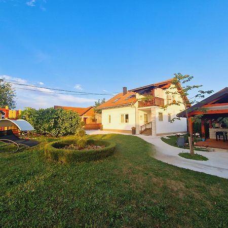 Apartments Anna & Mateo Раковица Екстериор снимка