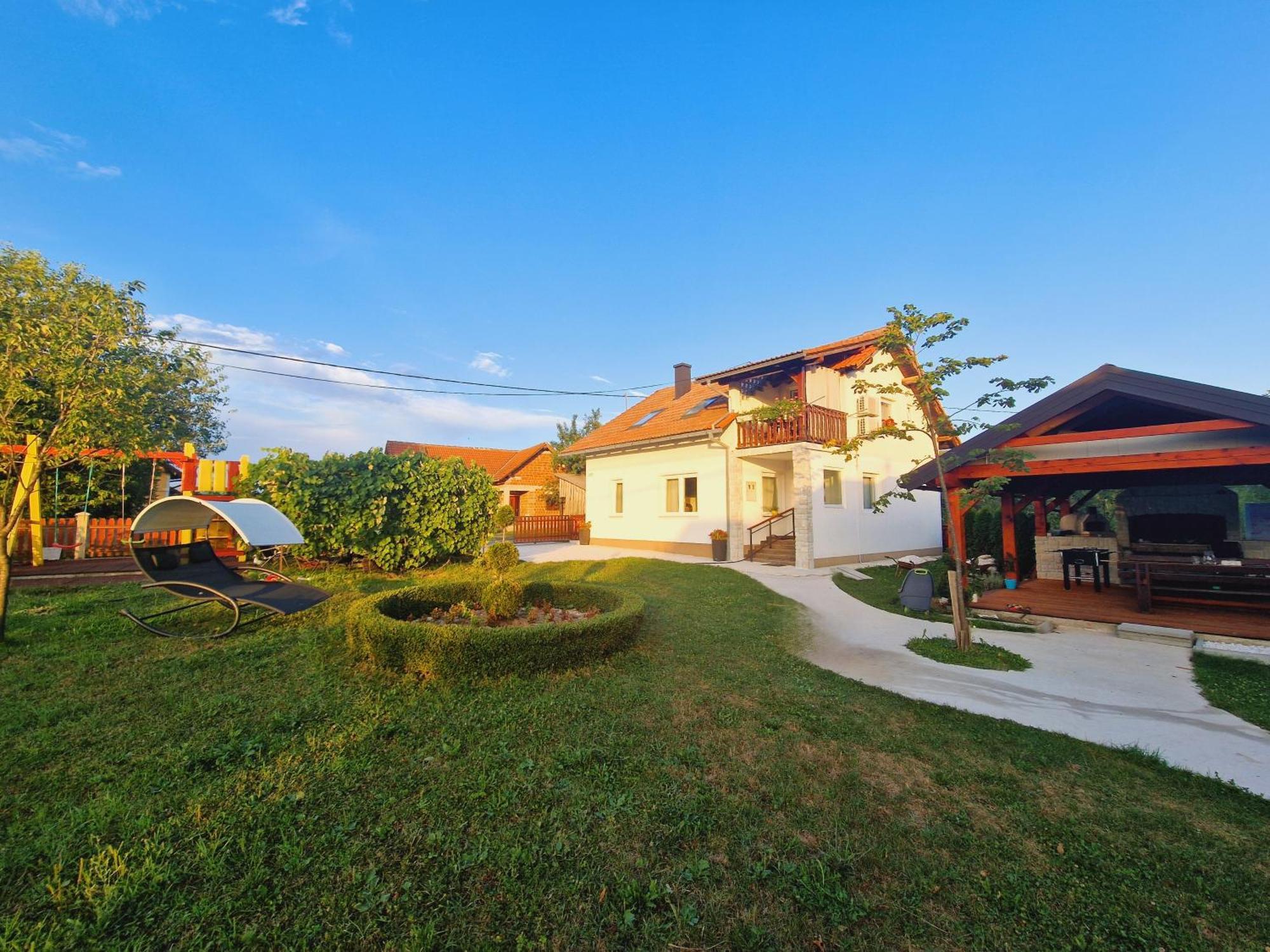 Apartments Anna & Mateo Раковица Екстериор снимка
