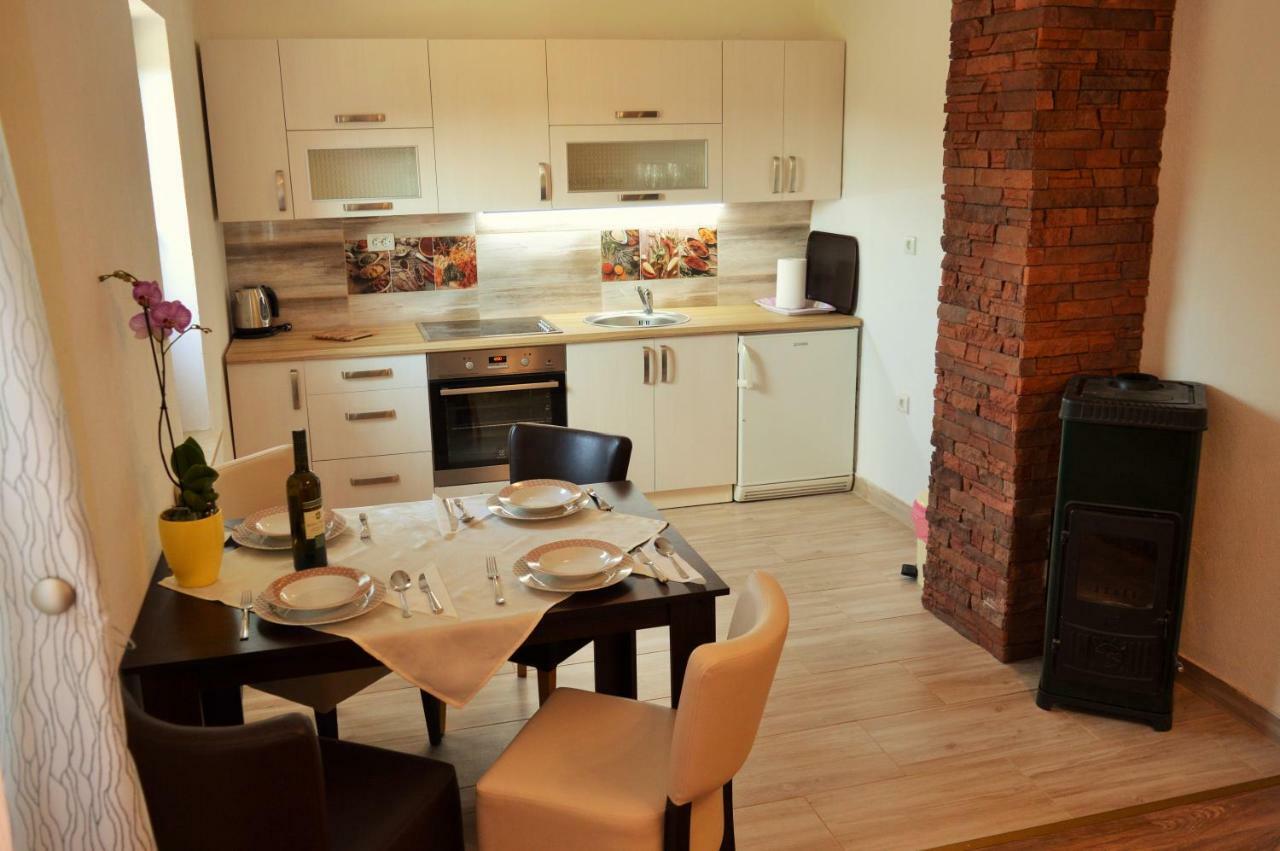 Apartments Anna & Mateo Раковица Екстериор снимка