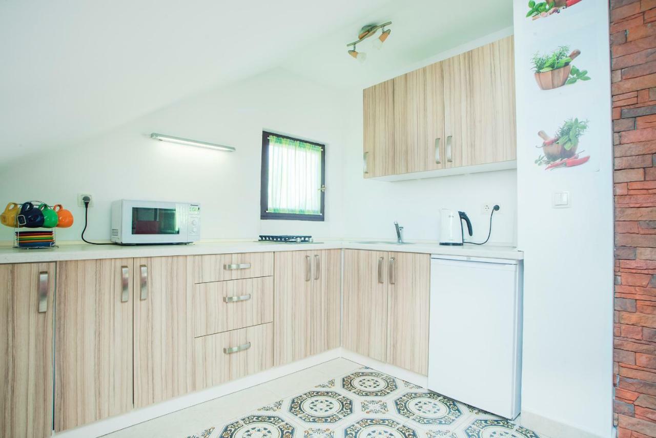 Apartments Anna & Mateo Раковица Екстериор снимка